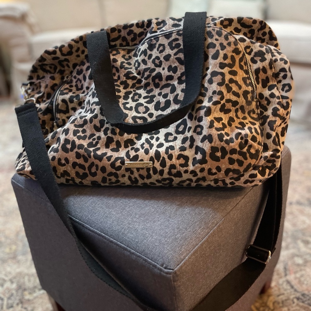 Large Leopard Print Duffle Bag🐆